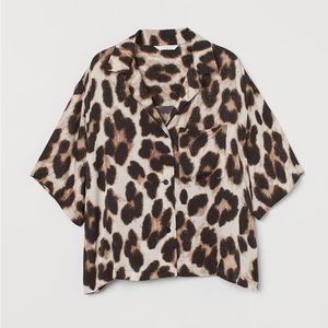 H&M Voluminous Resort Shirt size Small leopard print